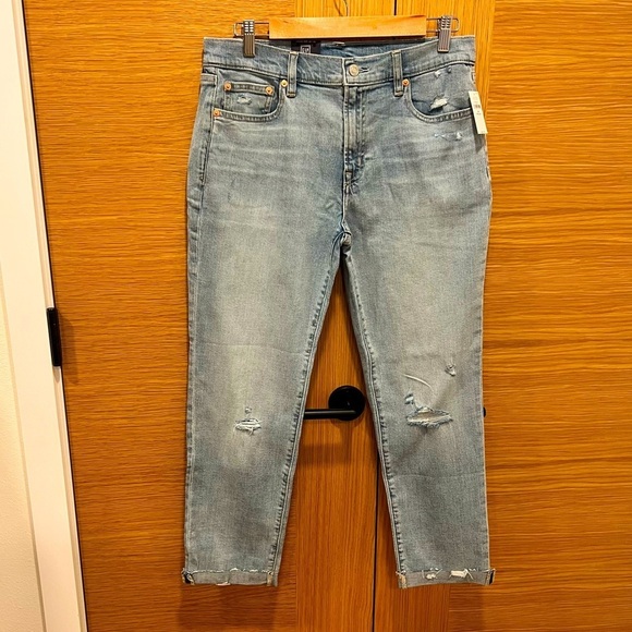 Gap | Girlfriend Mid Rise Denim | Distressed | Size 29 / 8 New - Picture 1 of 8
